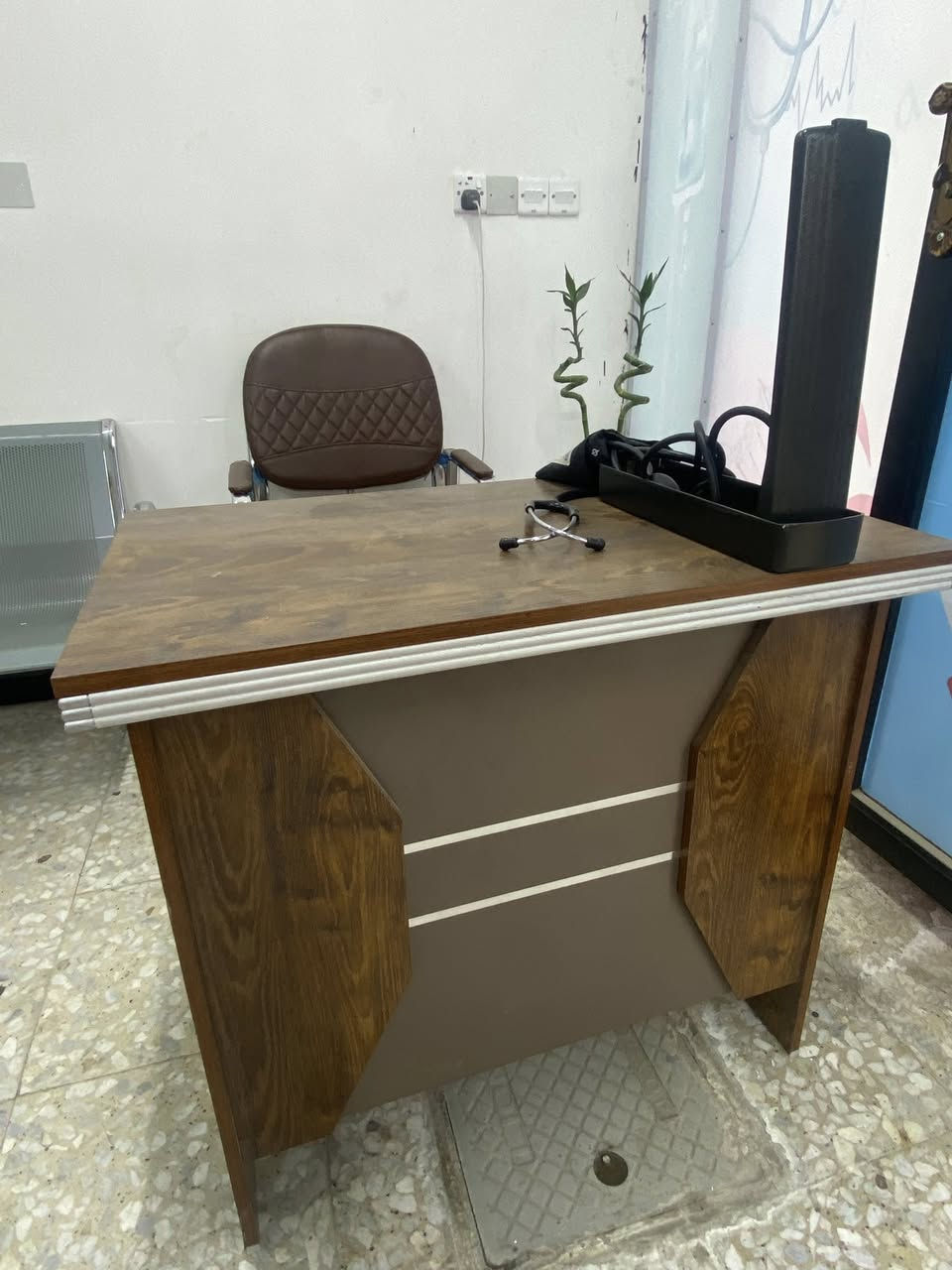 عيادة كامله للبيع بغداد المواصلات (البياع)
ميز مكتبي +كرسي _+ معلك مغذي عدد 2 + سديات عدد 2
+ مغسله صغير + كراسي طبك 3 حديد+ ميز متحرك وسطي+ جهاز قياس ضغط ماركة mdf
للاستفسار اتصال ***********
