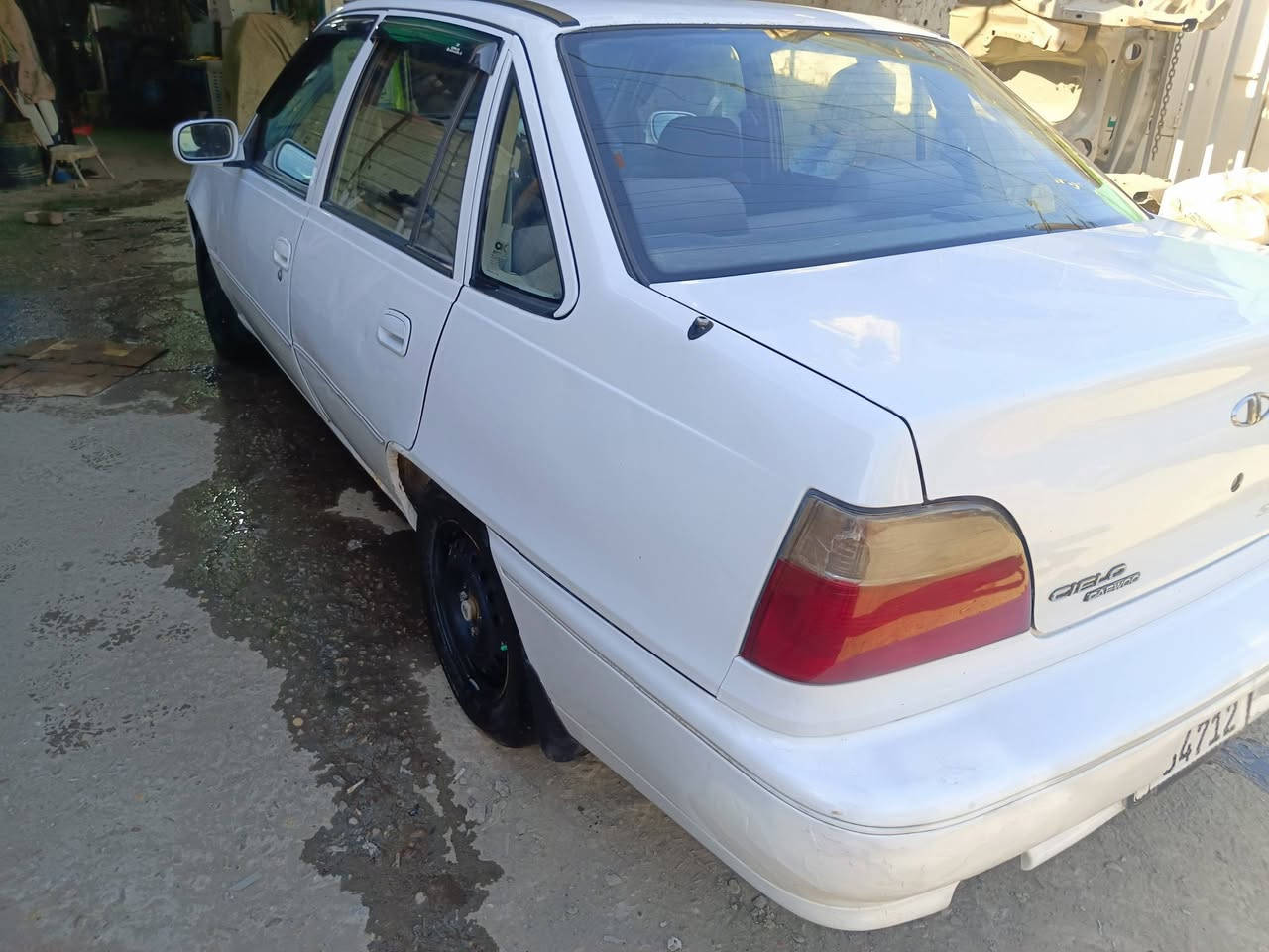 السلام عليكم دايو سلو كير عادي كير حاوية جديد ومحرك ممتاز مكفول ريمون كونترول اربع بوب واريل كهربائي  للبيع سيارة بلادية بيها خياس قليل موضح بلصورة نواقص السيارة تبريد فقط منضومة كاملة بس مفاحصها دواخل بلادية مابيها ضربة عل بلاد رقم انكليزي هزة جديدة بسمي تحويل مباشر السعر المطلوب 36وبيها مجال للطيبين للاتصال علة الرقم ***********ابو سيف
