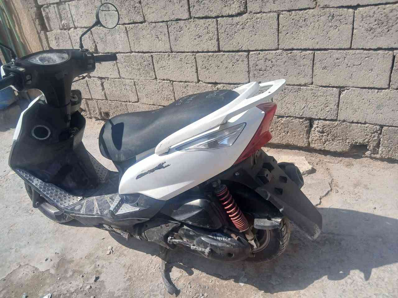 السلام عليكم دراجه ماكس ثعلب نضيفه 99/100  رايدها 700 وبيها مجال حك الجيه كامله مابيها اي نقص مكاني بغداد العبيدي  غير متواجد ع..فيس هذه رقمي ***********
