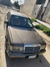 مارسيدس دب 300 موديل 1991 رقم بغداد.. مكينة وكير محور ياباني فيفيتي 25...