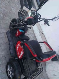 دراجة عائلية • ثلاث مقاعد • ٤ بطاريات