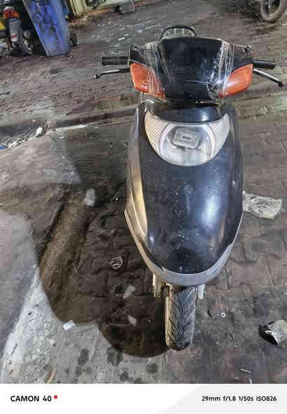 شغاله نكره مكينه حجمه 150cc ناعمه لاصوت لابخار 

كهربائيات كله شغاله 

عوزه غسله زينه 

سعره 225وبيه مجال 

مكان كوت شرقيه خطه الحسينيه 

***********
