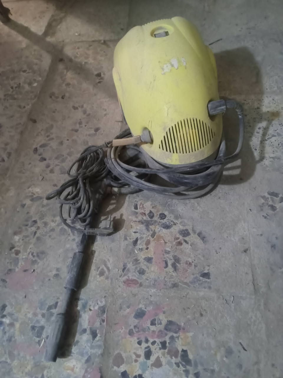 السلام عليكم فاره اصليه ماطور نحاس للبيع٧٥ الف كامله***********
