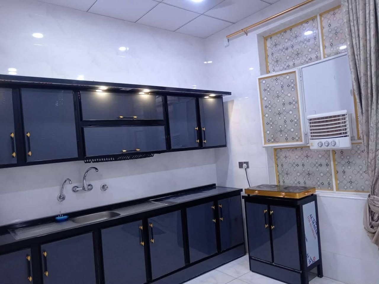 يعلن مكتب الاصدقاء للوساطة العقاريه

دار للبيع  125متر مربع بيه غرفتين نوم  شغل جناي ومستعجل علبيعته
طابوزراعي سند 25اقرار محكمه ثاني يوم🏡مشمول بقرار 320
✅ تحفه فنيه شغل درجه اوله جيب مهندس وافحص 

موقع ,البيت /نجف🏡 ملحق قرية الغديرنفسه بالملحق 

عنوان المكتب شارع الصب مقابل قرية الغدير عمود 261
البناء 🏡 
غرفتين   نوم/صاله/مطبخ استقبال/طرمه /صحيات/مكشوفه
بناء مرتب/ اساس + سقف كونكريت + طابوق جمهوري+سيراميك الواح هندي+ارضيه بورسلين ثقيل ++

ألخدمات 🏡 عرض الشارع 12
ماء/كهرباء/مدارس/سوق/تبليط/مولد
***********
