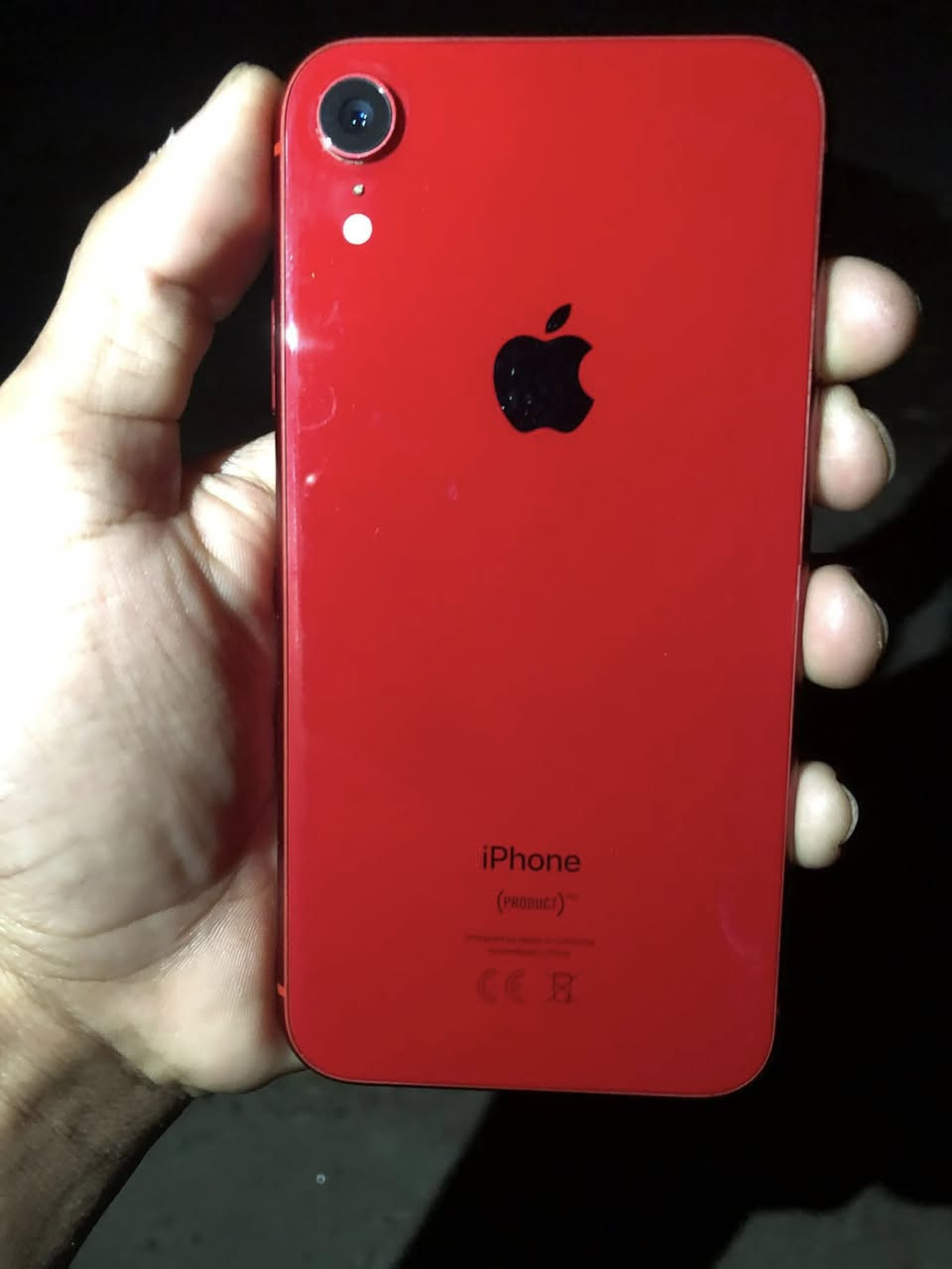آيفون Xr نضيف ما مفتوح 
ذاكرة 64
بطارية 79
زلغ مابيه نضافه 95%
حاسبة كله نورمال 
السعر 175 ألف بيه مجال بسيط 
مكاني بغداد مدينه الصدر شارع الاورفلي
للاتصال واتساب ***********
