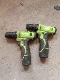 ادرلات للبيع بس بطارياتهن هابطه الواحد 10 هذا 07893956783