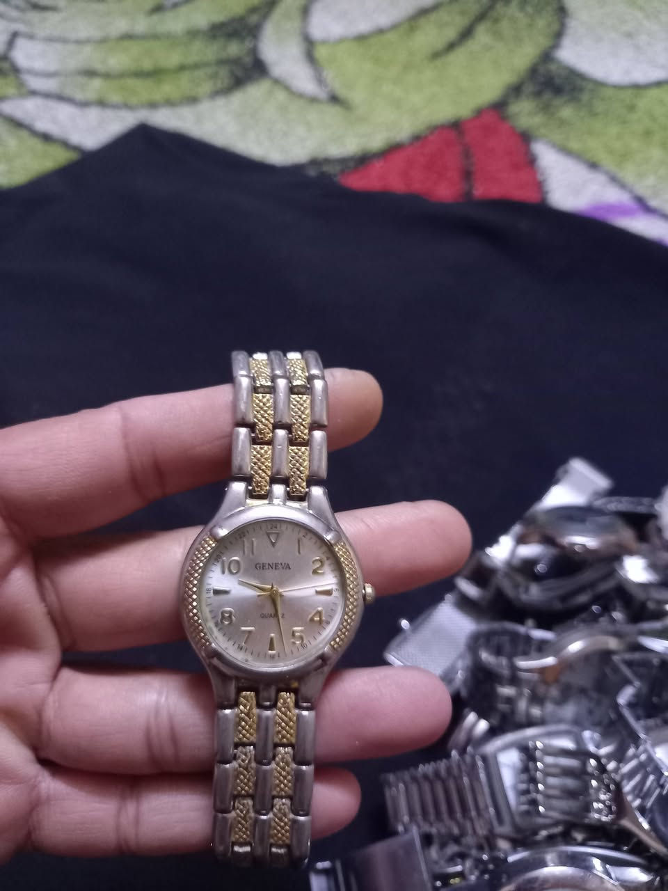 مجموعت ساعات للبيع شلعه وحده المهتم يتصل مكاني بغداد ***********
