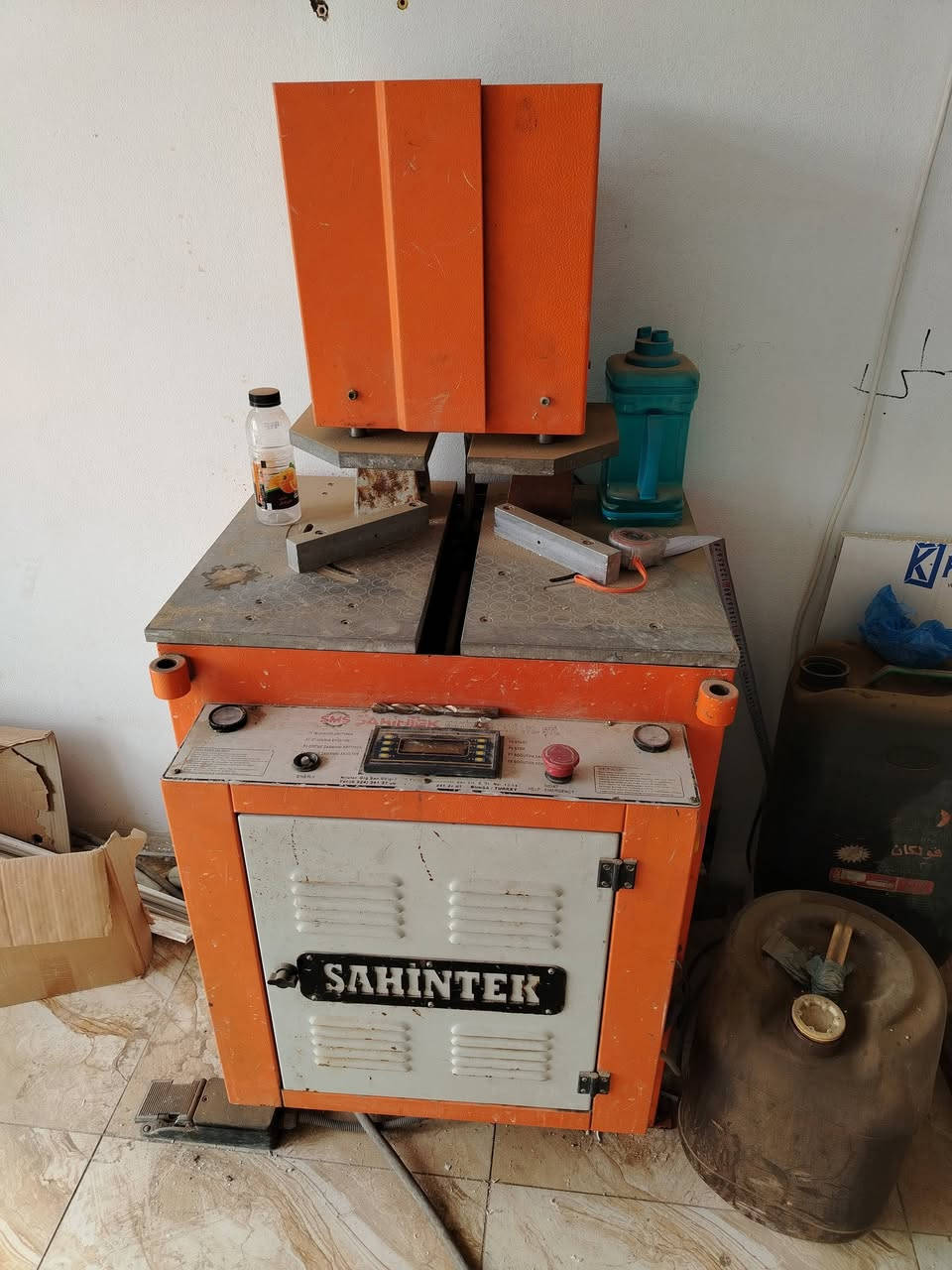 معمل ثري فيس كامل شرط الفحص
مع التاروسه محافظه
***********
من رخصه صاحب الكروب
