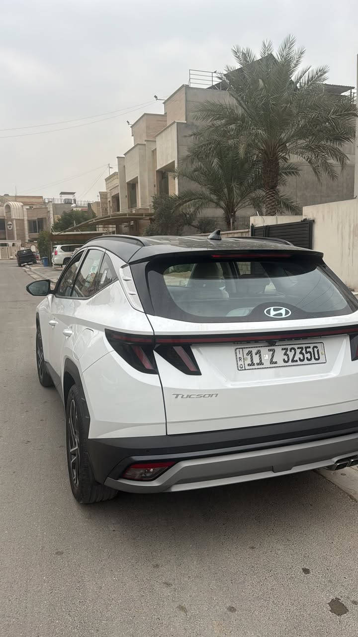 توكسان 2025
تو كلر  فول مواصفات ماشية 17 الف 

مكفولة من كلشي

السعر المطلوب 238 بيها مجال بسيط 

***********
