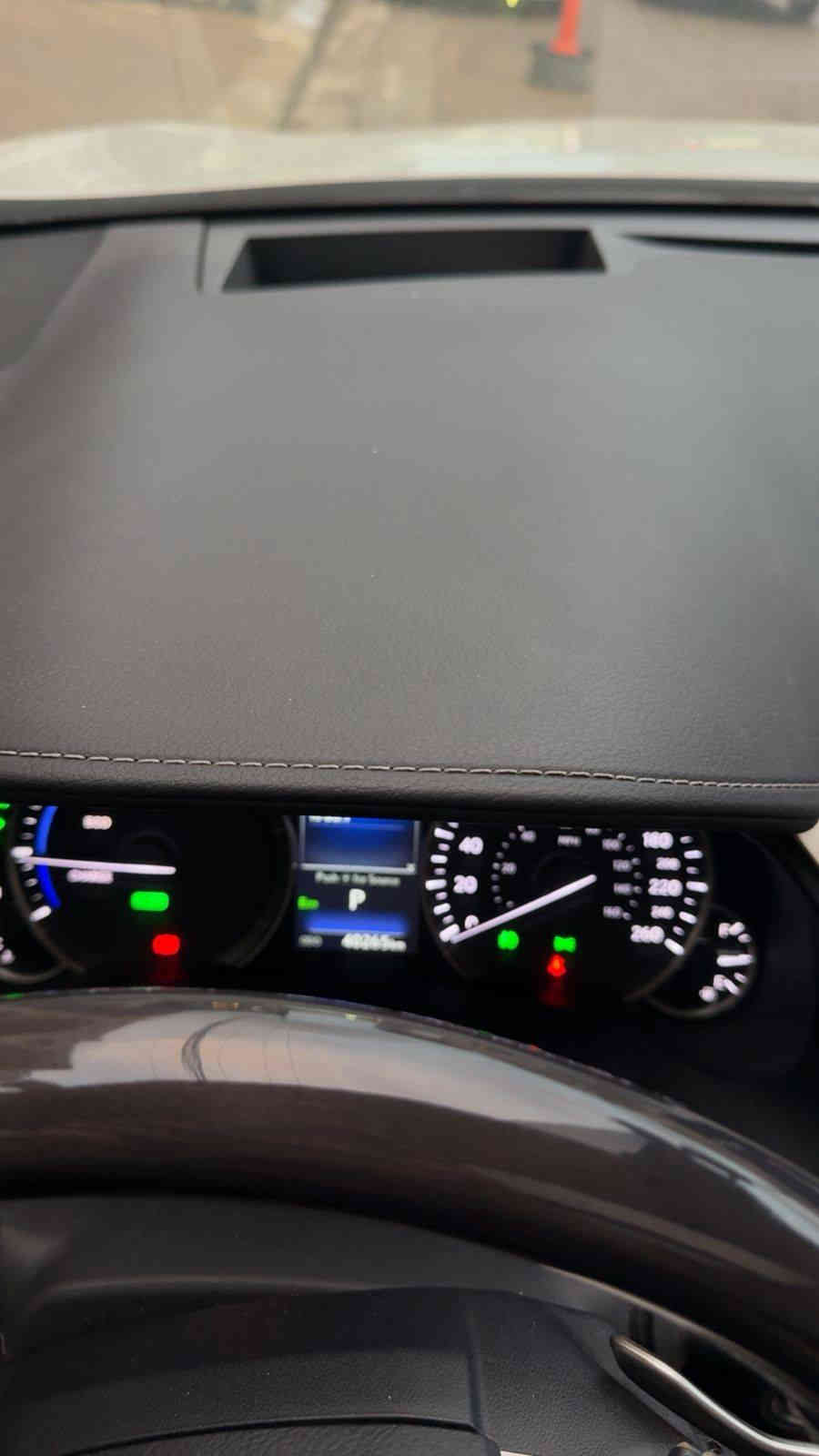 لكزز RX450 هايبرد
موديل 2021 كلين تايتل بدون دعم وصبخ وشخط 
عدد الكليومترات 40 الف كيلومتر السيارة جديدة جدا 
السيارة اعلى فئة من نوعها يعني فول فول 
المواصفات 
*محرك 6V سلندر بنزين و هايبرد 450 
*مقاعد جلد بيجي تبريد تدفئة خزن 
*ستيرن كهربائي وتدفئة وفول تحكم 
*رادار امامي خلفي وجوانب وسياقة شبه ذاتيه واوتو بريك قبل الاصطدام امامي وخلفي واوتو هولد عند التوقف
*اربعة كاميرات محيطية امامي وخلف وجوانب وشاشة معلومات كبيرة 
*داتا شو  
*صندوق كهرباء
*تشغيل عن بعد
*بردات خلفية
*انارة محيطية مخفية 
*شحن وايرلس
*ثلاث وضعيات قيادة اقتصادي ونورمل وسبورت 
*لايتات led ثلاث عدسات وفول اوتو يعني تتقسم من كيفه حسب الطريق مع زراكات تغسيل 
*بانوراما وليست سلايد 
*تبريد منقسم خلفي امامي 
*فول حساسات خلفي امامي مع مستشعرات مطر للجامة الامامي والنوافذ 

رقم سنوية هزة كله جديد

السعر 41000$ ومجال التوصيل
0770 842 1214 دهوك
