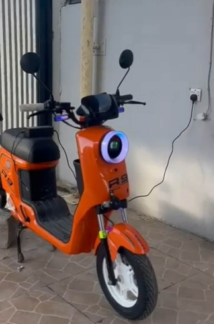 السلام عليكم
دراجه شحن ار 9للبيع دراجه نضيفه مابيها عيب فقط بنجر تاير ليوره 5بطاريات 32امبير ملف 1500واط سعر 525وبيها مجال قليل مكاني كركوك القادسيه شراي تعال خاص


**إذا كنت صاحب هذا الإعلان وتريد حذفه لأي سبب، رجاءا أرسل رسالة إلى الدعم الفني**