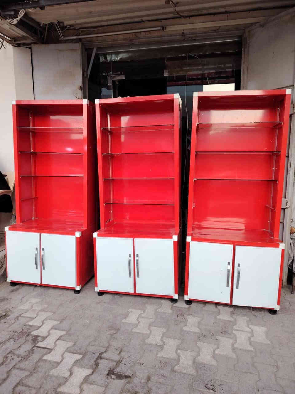 للبيع واجهات عرض  جديدة
✔️ تصميم أنيق ولون جذاب
✔️ مناسبة للمحلات (مواد غذائية، حلويات، عطور، أدوات منزلية…)
✔️ أبواب سفلية للخزن + رفوف زجاج

📍 السعر مناسب
📞 للتواصل: ***********

الموقع: ——بابل شارع الاطباء
