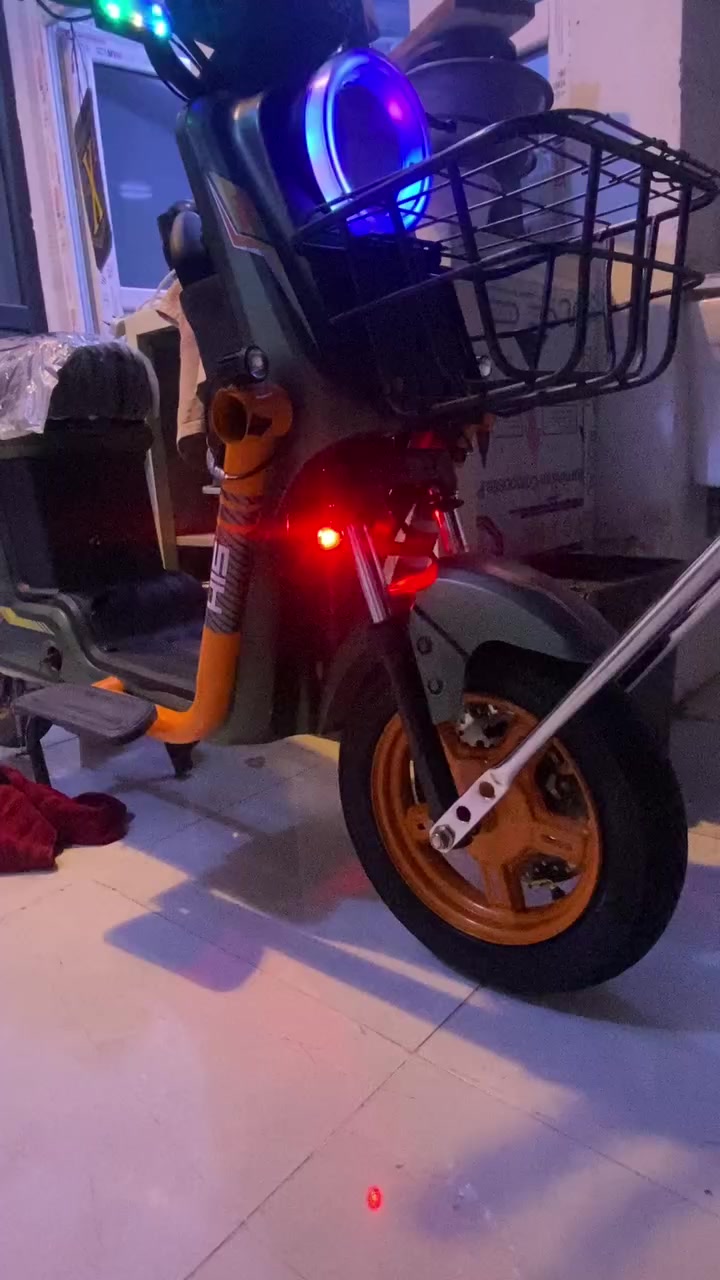 للبيع R9 pro صفر بطاريات 32امبير بريك دهن دبلات جديد كله جديد تايرات بصمه ماطور حيل نضيف سعر 450بي مجال للطيبين ***********
