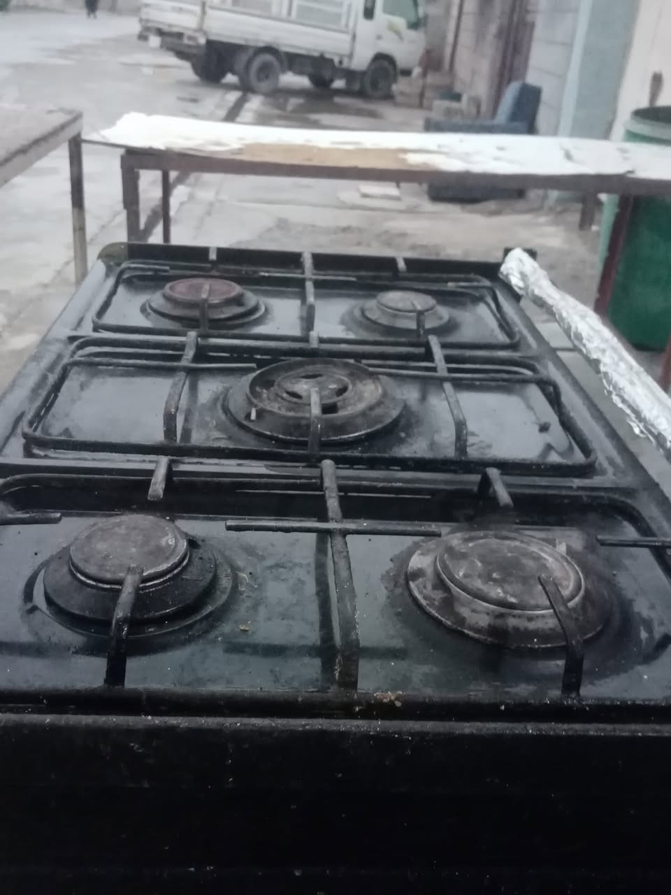 طباخ للبيع شغال ***********
