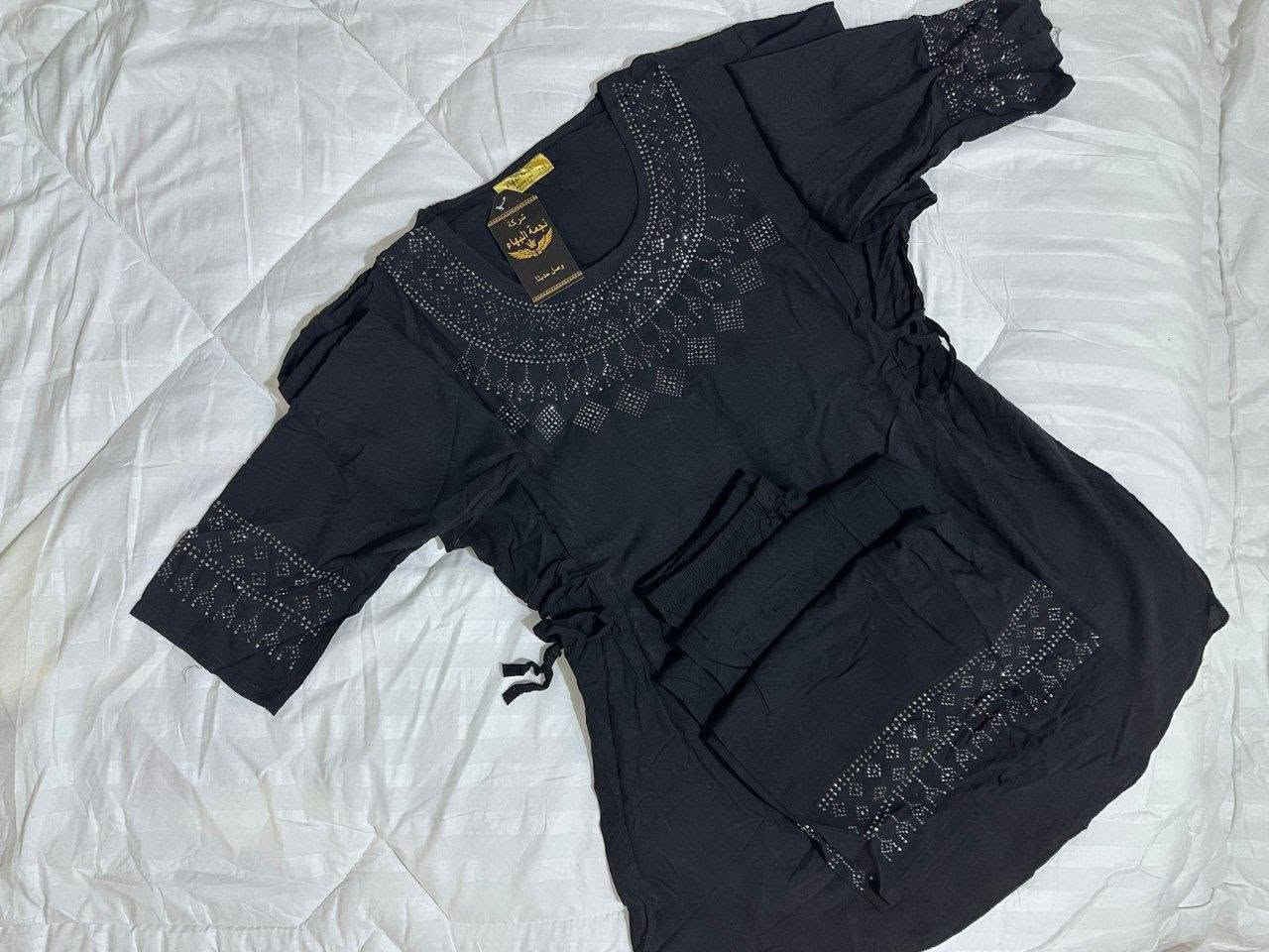 لا يفوتك العرض اليوم وي رونقي 🖤
🎉نوع التراك قماش كليشه:
💥 قطعة واحدة ب8 فقط 
💥 قطعتان ب15 فقط 

🎉 نوع التراك قماش كشمير ناعم:
💥 قطعة واحدة بـ10 فقط 
💥 قطعتان ب19 فقط 

للحجز المراسله  على رقم الواتساب  
***********

✔️ خامة مريحة وعملية
✔️ ليكرا عالي الجودة
✔️ لون أسود فاحم ثابت وأنيق
✔️ يوجد توصيل لكافة محافظات العراق 

⚠️ الكمية محدودة، احجزي مقاسك قبل نفادها
تابعوا بيجنا https://www.instagram.com/ronakestoreiq?igsh=MWIxYTdoaWN3YThmaA==
