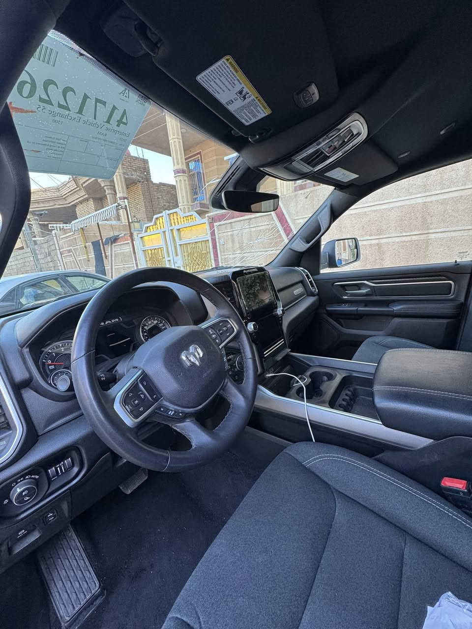 السلام عليكم رام موديل 2025 محرك 3000 توين تيربو شاشه تيسلا فور ويل نوع السياره بك هورن بيه بنيد مبدل با اصلي نفس الون المكان / الانبار الفلوجه 
السعر 28
***********
