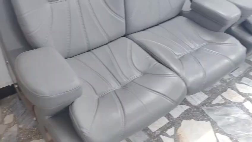 للبيع تخم مكتبي عدد ٢
ميز مكتب عدد ٥ 
كرسي عدد ٥
حي جهاد


**إذا كنت صاحب هذا الإعلان وتريد حذفه لأي سبب، رجاءا أرسل رسالة إلى الدعم الفني**