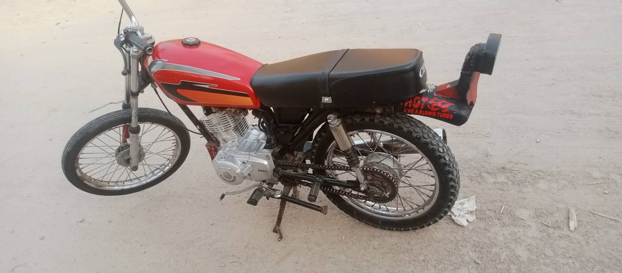 دراجه للبيع اوراق اصولي شاصي مديل 16 مكينه ما مفتوحه ولا برغي هستوه كامت السعر 550 الشراي يتصل *********** المكان شطره
