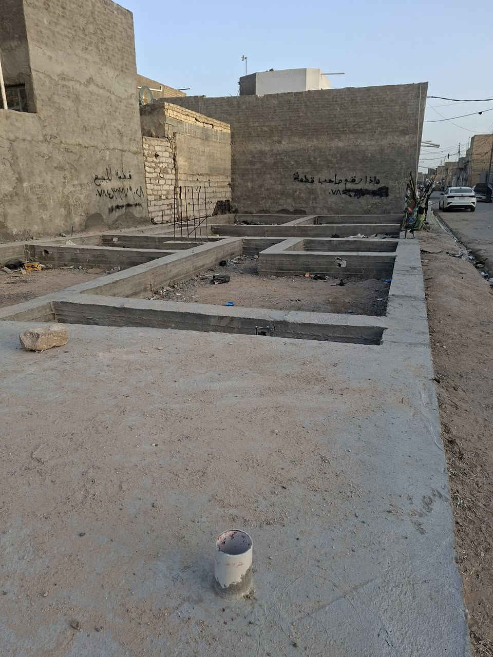 سلام عليكم قطعه البيع منطقه العزل
القطعه ركن  المساحه 152بدايه العزل شغل درجه اولى معالجه محفوره متر ونص معالجه جلمود معه سبيس خابط مشتغلين الداير حجر شغل هندسي معه رباط خمسين ٦شياش وكل الخدمات كامله وبيهه اجازه بناء السعر ١٥٥وبيهه مجال تصل على رقم ***********
