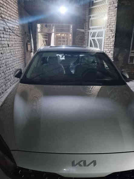 سلام عليكم
سيراتو خليجي 
ضمان دوليه
مديل24 فول موصفات
محرك 2000
فتحه مري شفط 
ماشيه 24الف عله وضع شركه 
سعر 193بيهه مجال 
مكاني بغداد 
رقم ***********
