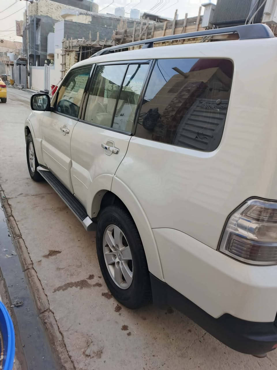 سلام عليكم للبيع باجيرو موديل 2008 مكفوله كفالة عامه حتى الدعاميات شرط لا صبغ ولا بارد ولا فتح ولا تبديل سياره بوضع الشركه على ايد دكتور من الشركه لحد الآن من الزيرو عده محرك ما مفتوح عل شركه كير عل شركه ما مفتوح حتى الحداديه مال الشركة بيها شرط برغي ما مفتوح بيها دواخلها الى كارتون سياره فول تخم تاير ياباني بيها جديد تحويل مباشر كبل عقد مروري سنويه ورقام جدد بلعافيه عل ياخذها حيل جديده السعر 130 وبيها مجال مكاني بابل ***********  ***********
