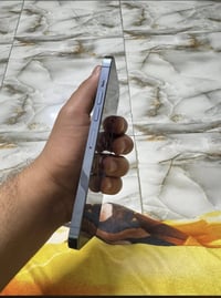 13برو ماكس ذاكره 256وبطاريه 87   مستبدل شاشه وبطاريه وكامره من ابل يقر...