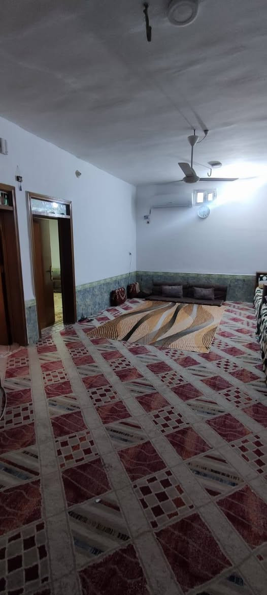 دار للبيع مساحه 315م معه مشتمل منفصل 55م
جنس الارض طابو زراعي اقرار محكمه.... الواجهيه 11 م . . . لباقي نزال .... 
الشارع الرئيسي 35 م 
خدمات ماء... مجاري... كهرباء... تبليط على شارع الرئيسي 
يحتوي الدار على
1. استقبال 7×4
2.مطبخ 6×4.5
3. صاله 10×4
4.غرفه 4×4
5غرفه 6×4 +ملحقه 
6.صحيات 4
  
يحتوي المشتمل على
1.صاله 3×6
2.غرفه 3.5×6
3.مطبخ 3×4
4.حمام 

العنوان كربلاء المقدسة  خلف مجمع العتبه العباسيه وخلف شركه نور الكفيل 
تبعد عن طريق يا حسين 600م
تصلح حسينيه أو دار +مشتمل سكني 
***********
***********
