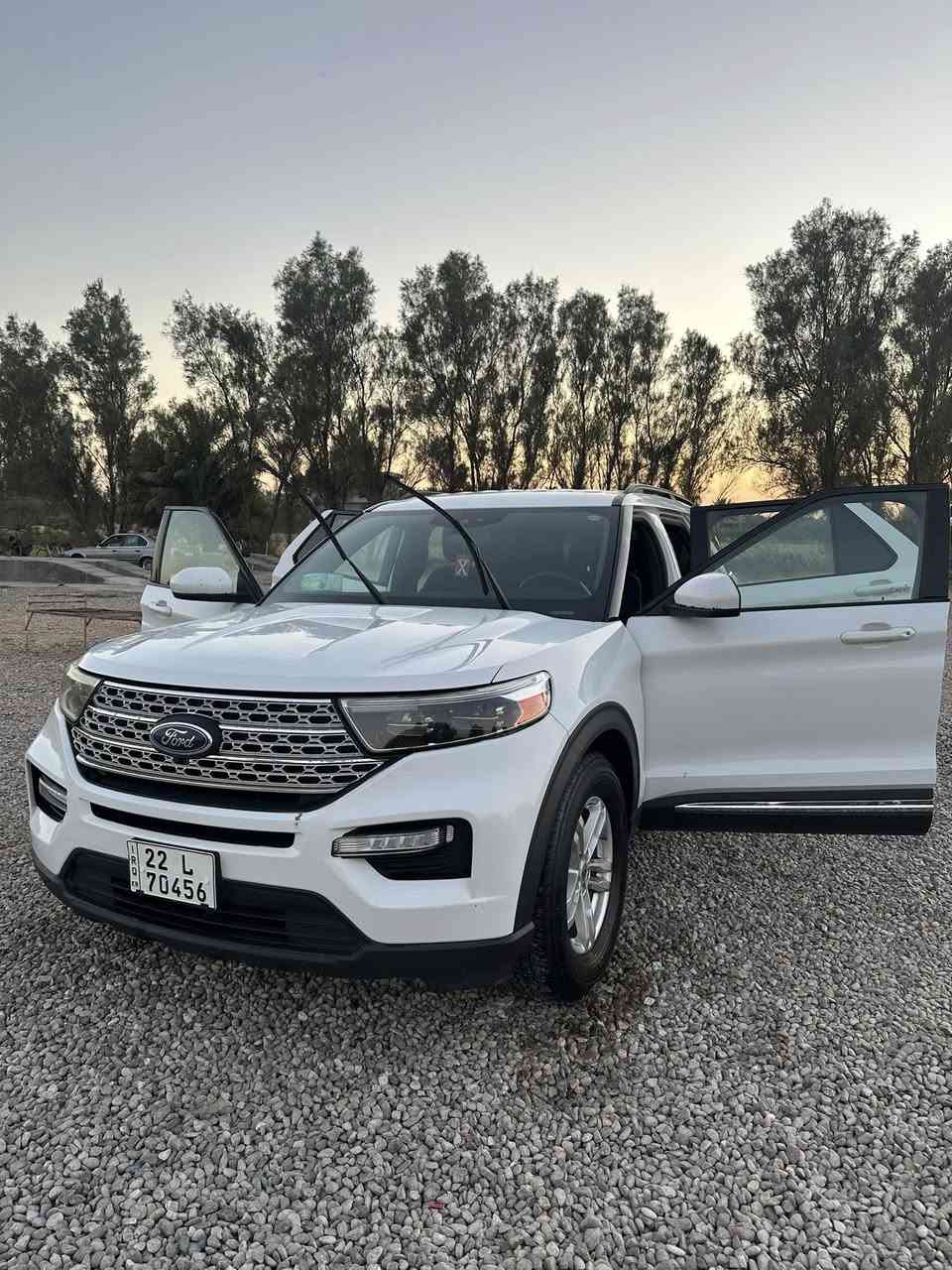 للبيع فقط فورد اكسپلور موديل 2020 ابيض ثلجي
مواصفات Xlt  معروفه مواصفاتها 
رادار صندوك جك 
شاشه كامره كشنات منفصل 
ماشية 184 الف السياره بجم كبس
 رقم اربيل جديد بية صندوك مبدل 
 وبارد حك اصبع باب السائق 
بدون دواخل بدون ايرباك... المكينه 
والكير والايرباك بشرط الفحص 
مكان السياره ديالى المقداديه
سيارة حلوة ونظيفة  ونصبتها احلا من الصور تجي تشوف بعينك وتحكم مال جناي 
ماتحتاج مصروف جاهزة 
مكينة كير مكفولات
سنويه وهزه كلشي جديد تحويل مباشرا 
بسمي شخصيا السعر 225 وبيها مجال
ماعجبتك السياره صلي ع نبيك واعبرها فداك 
هـ ***********
