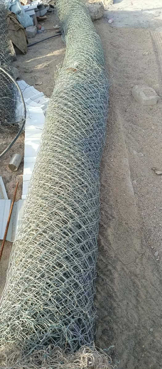 سلام عليكم..
سكلات للبيع ...
BRSللبيع الارتفاع مترين ونصف والطول 20متر 
بوري حديد مغلون الارتفاع 5متر 

للاستفسار ***********
