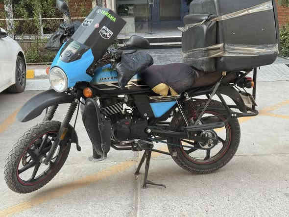 سلام عليكم شباب دراجه دايوان  للبيع  الدراجه ممرقمه دراجه مامتعوبه  الستفسار عل رقم ***********
