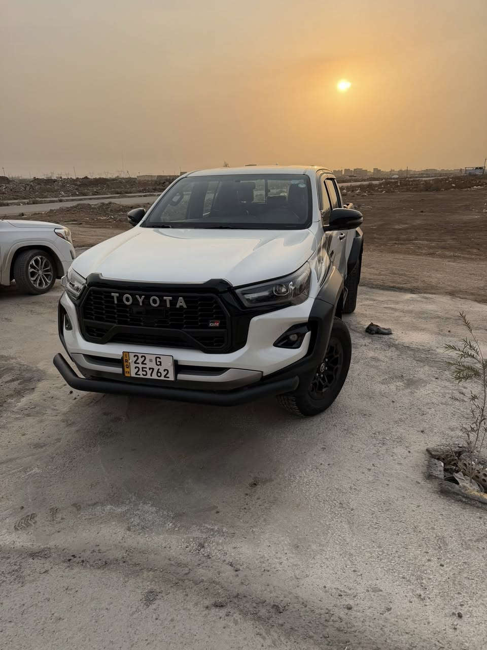 بيكب تيوتا هايلوكس RG موديل2024
ساز مكفوله من كلشي ماشية19 الف كيلو 
بوضع الزيرو  رقم اربيل باسمي 
فول مواصفات 
4 كامرات 
كشنات جلد 
شحن وايرليس
كشنات كهرباء 
رادار امامي 
السعر445 
مكاني بغداد حي الاعلام
***********
