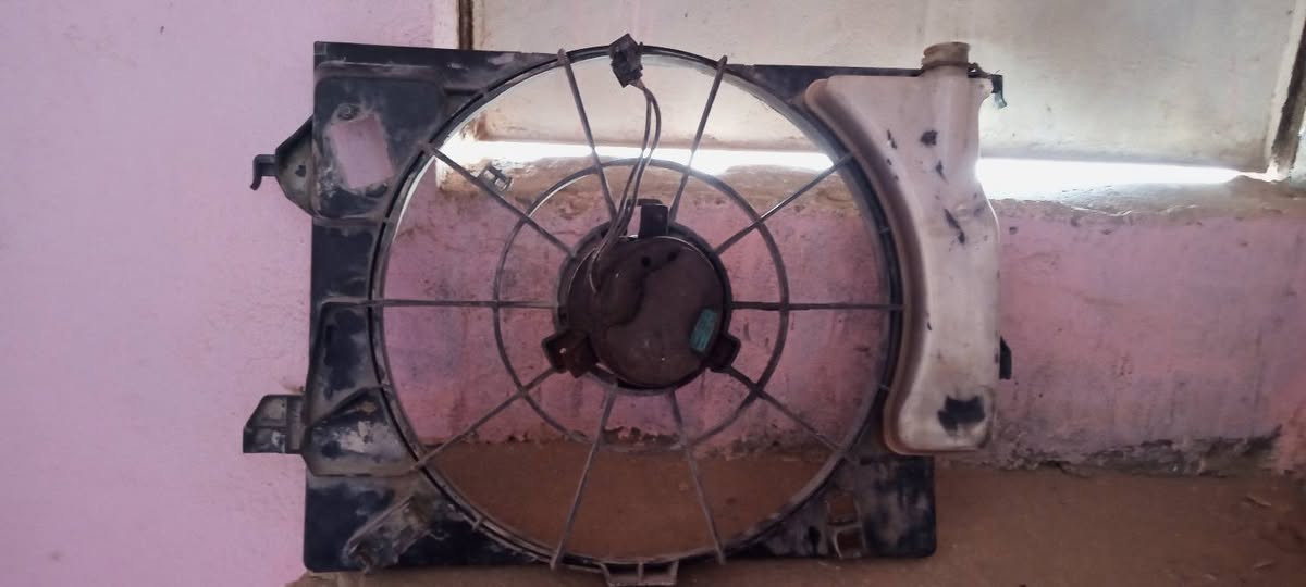 السلام عليكم غراض سياره للبيع
مروحه تبريد راديتر حاويه شرط الشغل سعرها 15 

مراوح تبريد شرط الشغل اصلي مو تجاري مشتريهن ب 25 واريدهن ب 15 
حاظن كيا ريو ويرهم على الاكسنت السعر 20 
ماطور مروحه راديتر شرط الشغل السعر 15

مسجلات اكسنت وكيا اوبتيما موديل 7 و 8 خليجي 

الشراي يراسلني مكاني ناصريه حي التضحيه


**إذا كنت صاحب هذا الإعلان وتريد حذفه لأي سبب، رجاءا أرسل رسالة إلى الدعم الفني**