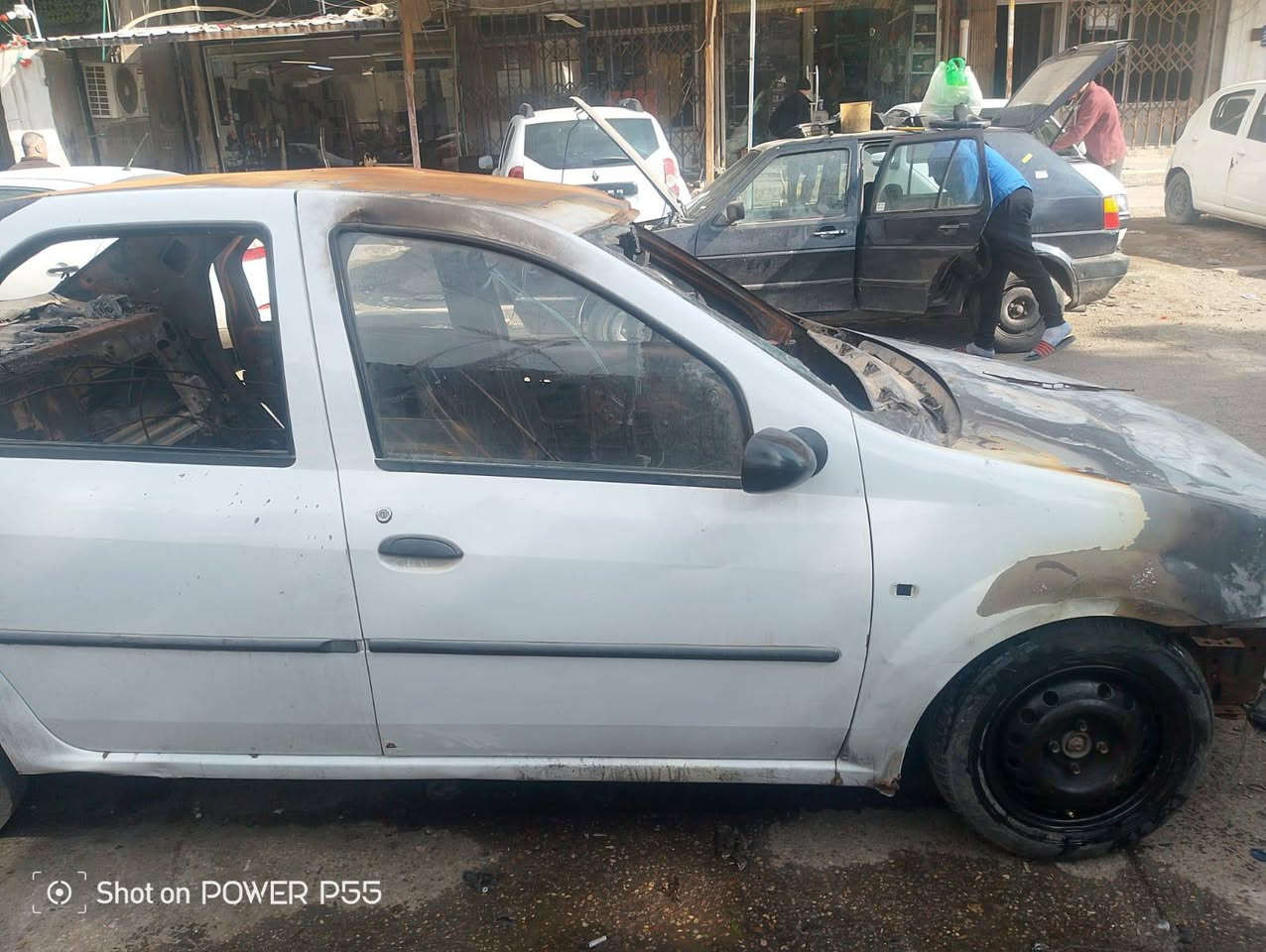 السلام عليكم اخوان سياره رينو لوكان خصوصي تصقيط  تفصيخ ادوات اي واحد يحتاج غراض بل خدمه العنوان بغداد الوزيريه قرب سفارة اي استفسار خاص او الاتصال على الرقم ‏‪***********‬‏ واتساب 
(سياره فقط الغرفه مالته محتركه)
