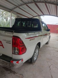 بيكم هايلكس ٢٠٢٥ ماشيه ١١ الف زيرو بعدها بضمان الشركه مكفوله بسمي رقم ...