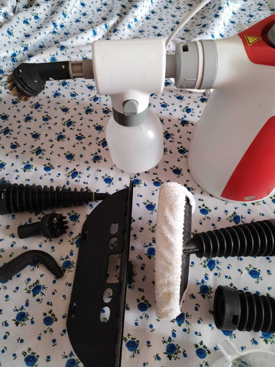 جهاز بخاري👉 لتنظيف الدهون العنديه 🌺النوعيه الأصليه
اشتريته ب55 👉مع التوصيل
استعملته مرتين فقط 
وهسه أريد أبيعه لظرف 
الحلو بيه الزاهي والماي  اذا تخليه بوحده مو داخل الجهاز نفسه حتى ما يخرب 
طبعاا اني قبل جبت ذاك ال يتخله بداخله الزاهي مو شي وشمرته من زمان وهذا نوعيه جديده بس مثل ما گلت أبيعه لظرف السعر حاليا 40 قفل


**إذا كنت صاحب هذا الإعلان وتريد حذفه لأي سبب، رجاءا أرسل رسالة إلى الدعم الفني**