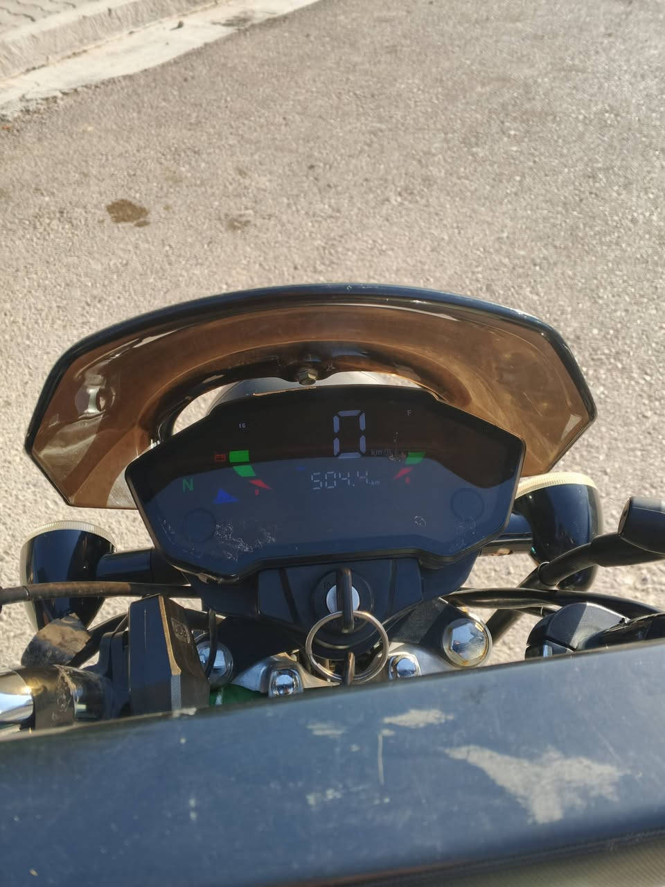 سلام عليكم شباب دراجه يرانيه سونك مديل جديد 25 محركه 200 سسي دراجه نضيفه كلشي شغال ماشيه 500 كيلو سعره 900 بيه مجال قليل اوراق سكنر  هاذه رقمي للتواصل *********** متواجد بس عل خط او اوتساب
