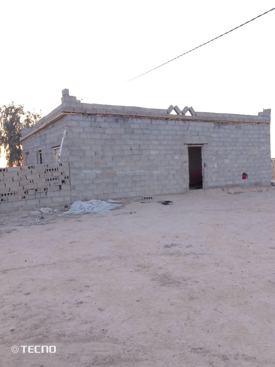 مزرعة للبيع 45دونم بيه.بصل300 طماطه.صيفيه مزروعه بيه حنطه15دونم بيه بيوت ثنين حديد نيلون  بيه مولده كهرباء بياره ثنين.جاهزه سعر. 40.بيه مجال لطيبين ***********..***********
