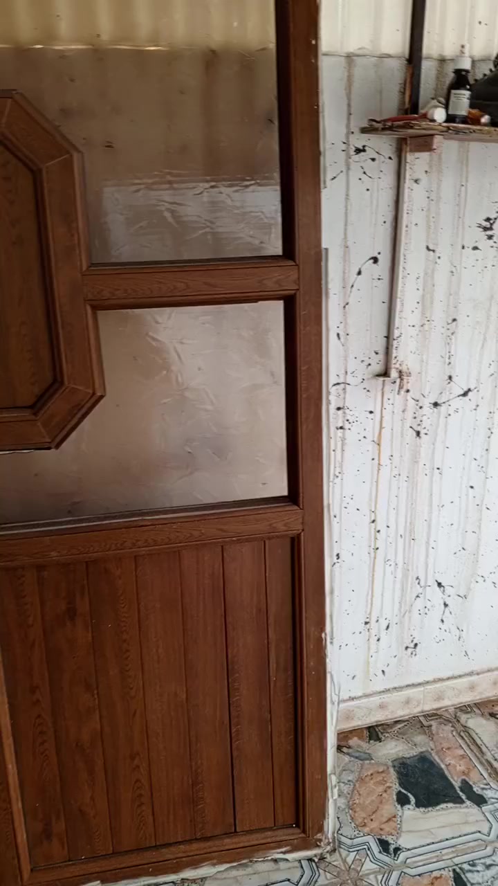 سلام عليكم باب نضيف لبيع كامل بس شد ***********
