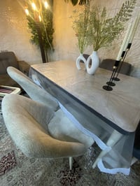 ميز طعام • يتكبر ويتصغر • ٦ كراسي مكفولة