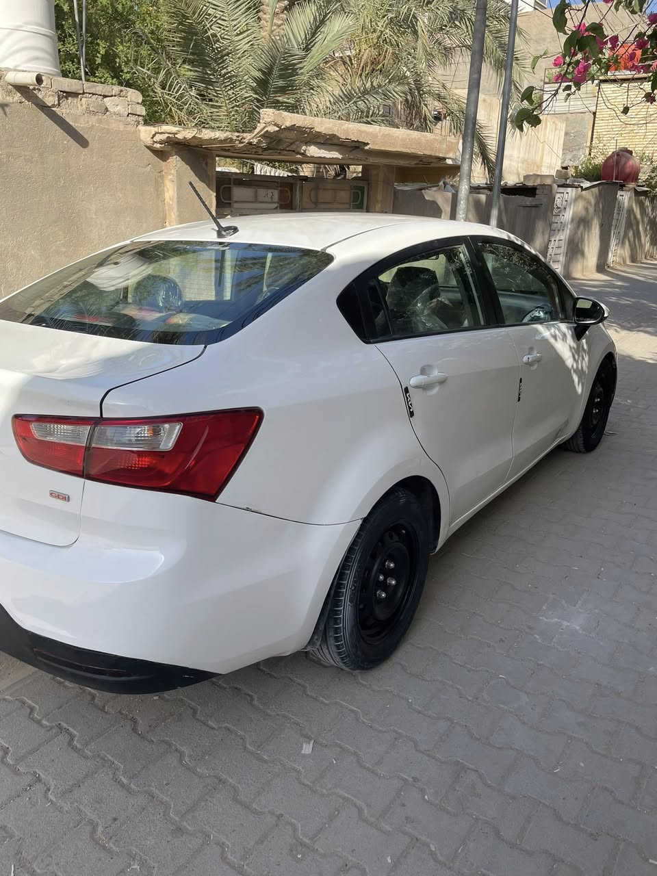 للبيع ريو ١٦ امريكي ١٦٠٠ GDI 
نص جاملغ خلفي ودوس صبغ 
وبارد كلش قليل بباب الصدر 
بدون دواخل وشاصي  
وباقي تفاصيل السيارة كلها مكفولة 
جاهزة من كلشي وشرط السونار 
امانة الله ورسولة سيارة جديدة ونضيفة بمعنة الكلمة 
رقم بغداد سنوية جديدة 
مكاني كربلاء 
السعر ٨٤ بيها مجال قليل كلش 
*********** 
وبل عافية مقدما للي تصير قسمتة والله يرزق ويسهل امر  الجميع
