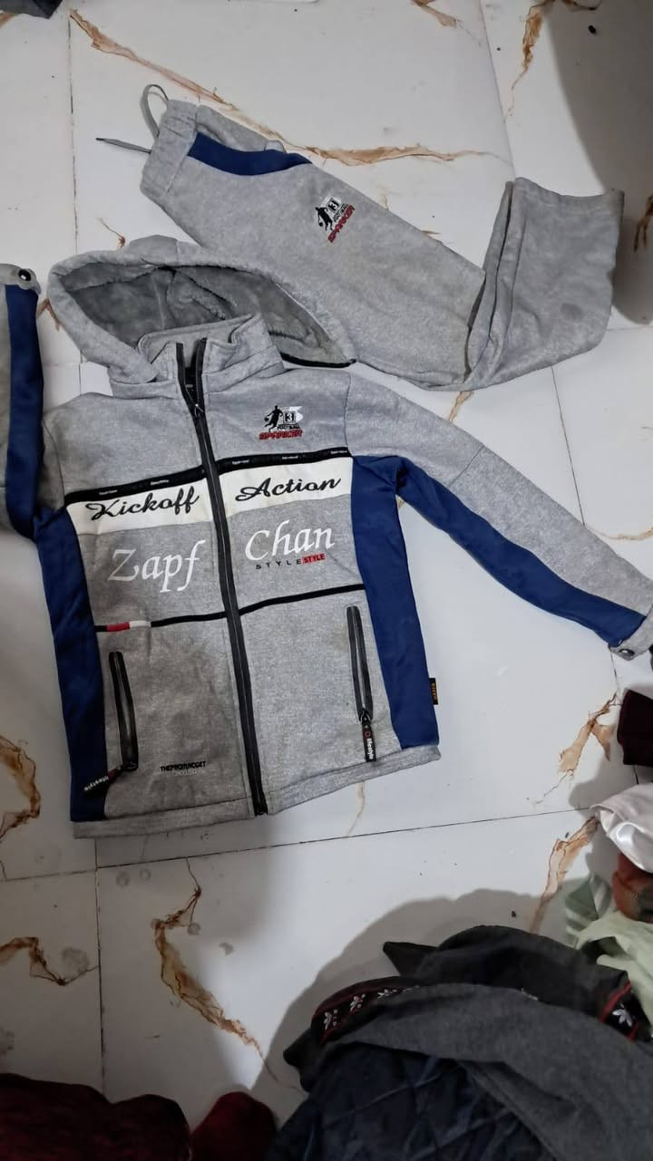 ولادي يلبس عمر 8الئ 11 كلهن بعشره و اذا مفرد هم نبيع وتساب ***********
