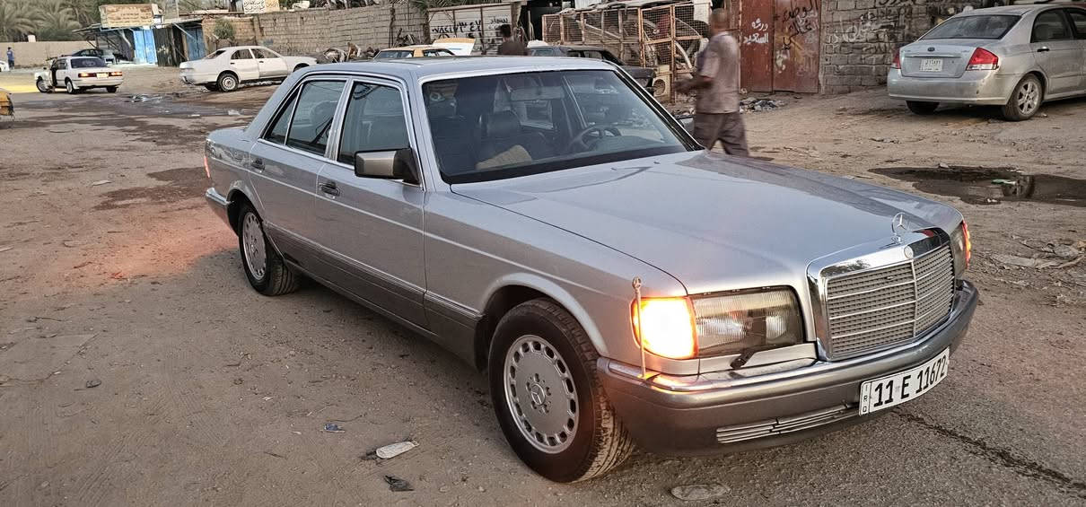 سلام عليكم مارسيدس جامبو موديل 1990 رقم بغداد بسمي سنويه جديده سياره جاهزه مكيه vvt3000 كهربائيات كلها شغاله حداديه جديده تخم تاير السعر 62 للاتصال ***********
