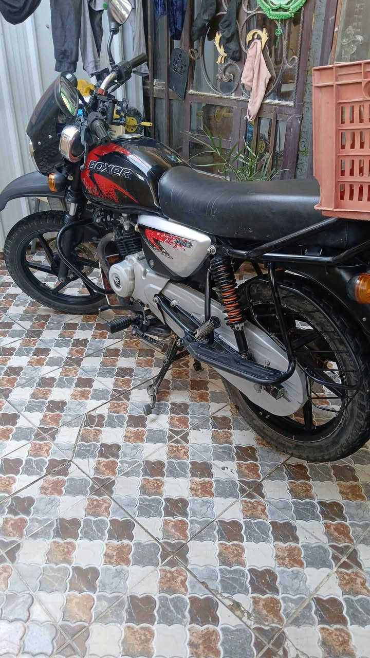 اللسلام وعليكم دراجه بوكسر موديل ٢١ مرقم نكليزي باسمي دراجه.حلوه نضيفه السعر ١٨٥٠ بيها مجال بصيط الاستفسار تصال ع الرقم ***********
