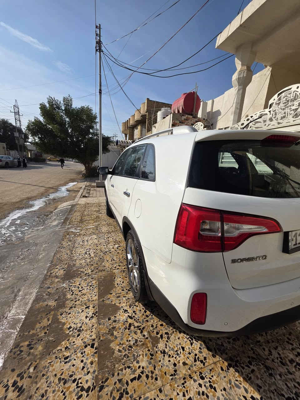 سورنتو ٢٠١٥ ٦ سلندر
فئة كويتي فول مواصفات 
 كفاله عام محرك وكير 
مكفوله من الصبغ بارد كد اصابع اليد بجاملغ الخلفي راجع  ما 
ينشاف ابد 
كامرات ٥ دورات ٣٦٠ شاشه كبيره 
تحكم ستيرن 
سرع اقتصادي واعتيادي 
حساسات امامي وخلفي 
اناره الابواب 
بصمات ابواب ٢ 
بأسمي السياره رقم بغداد
كشينات كهربائيه تبريد تدفئه كشنات  
سبعه راكب 
٣ قطع تبريد  كيلو متر ٢١٦ الف 
السياره جاهزه من كلشي حداديه تايرات 
السعر ١٩٧ وبيه مجال قليل 
للاستفسار ***********
