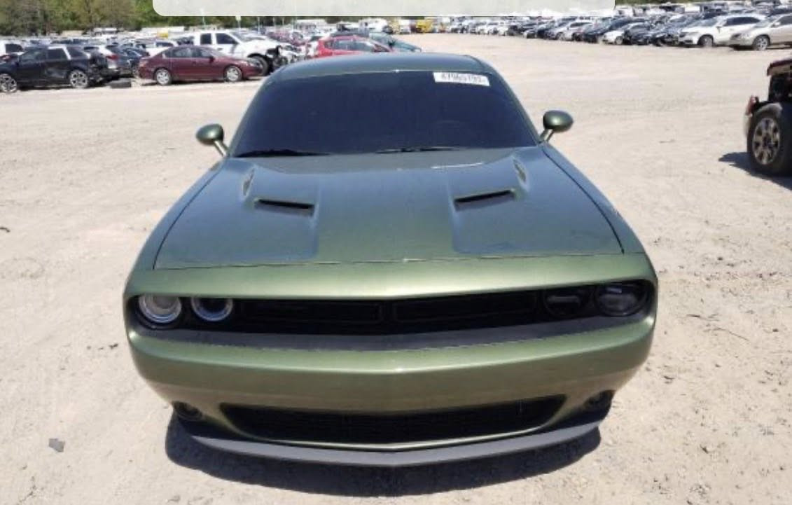 السلام عليكم
جالنجر 2021 
Sxt
V6 3600
السيارة حادثها رصعة بالجاملغ 
وهنا صار بيها صبغ باب والسونار مرفق 
السعر ١٧٨
حلة 
***********
