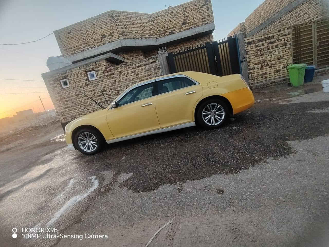 اوباما تكسي موديل 2012 سياره كفاله عامه بس طخه خفيفه بالباب الي وره السايق وياله اصلي مكسيكي رقم نينوى انكليزي بسمي تحويل ثاني يوم سياره لونه الاصلي سلفر كير ومكينه واكسن كله جديده  وارد خليجي  *********** بي واتساب
