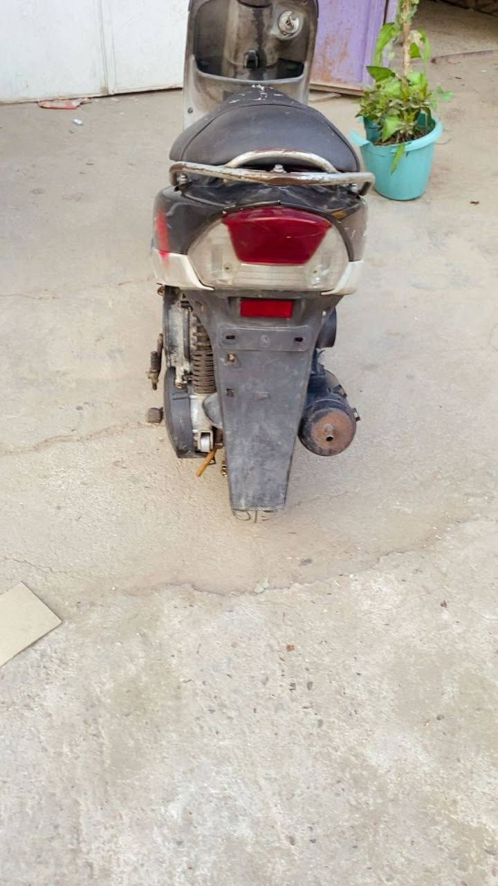 السلام عليكم دراجه ماكس دراجه بلاديه شلعه ومعدل دراجه بلاديه خير من الله دواخلها  سعرها450 بدون عمله ***********مكاني الامين الثانيه
