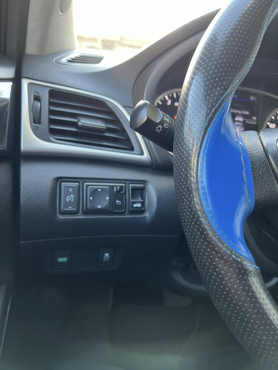 نيسان سنترا موديل 2019
فئة sv
ضرر جاملغين الخلفيات و صندوق مبدل بلادي نفس اللون
بالعراق بيها طغة جاملغ الإمامين يسار و اصبع بخشم البوند معجون و مصبوغ 
بيها شوية شخوط بابين اليمين همين بالعراق
السيارة بيها نظام قيادة ECO
ماشية 87 الف مايل قابل للزيادة
تبريد لمس 
شاشة كبيرة
بصمة تشغيل و ابواب و صندوق
سنوية بأسمي تسقط شهر 7 سنة 2026
بدون غرامات
السيارة كاملة مكملة ما بيها اي نقص و بدون مشاكل
ولا تحتاج اي مصرف
السعر 107 بيها مجال 
تحويل فقط بدون وكالة
السيارة كلها بلادية ما مبدل بيها اي شي

مكان السيارة موصل

للتواصل

0771 687 4898
