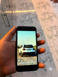 ايفون 7 العادي مبدل بطاريه فقط بطاريه 100 بي فطر بشاشه والبصمه واكفه ذ...