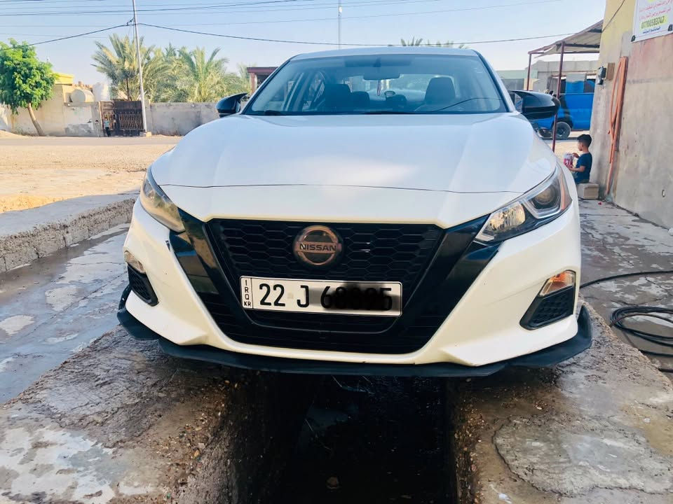 ***********🚘💫للبيع نيسان ألتيما. موديل 2020 فئة S
وارد أمريكي / رقم اربيل    بأسمي شرط التحويل  رقم الدولي الجديد هزه وفحص وسنويه وارقام كله جديد  مصار اربع اشهر من كملتهن 

محرك مكفول كفاله  حتى الزيت جديد🔧 / كير مكفول  

 حادث السياره بجم كبس ولا ايرباك طاك الضربه بصفحه بابين  وعابر شبر واقل الشبر ومعجون قليل بلهلال مال دبي مو بالعراق من ضمن الصبغ الي مذكور مال الشبر    فقط … 

  سونار بيها     

السيارة S معروفه مواصفات شاشه جبيره وكاميرا خلفيه كشن كهرباء. 

 رادار امامي كروس سرعه تفاعلي بصمة صندوگ بصمة بيبان وتشغيل ..بصمه   وتشغيل عن بعد ..ليت زنون ..تبريد تدفئه خير من الله   زوج تايرات قبل 10 ايام شادهن  ادامه كامله قبل 20يوم لمنضومت  البانزين هيه ولفلاتر كامل. وياهه منضومه احتياط ب80 الف مشتريهه .دسكات قبل 10ايام تخم كامل 60الف شادهن .محرك 2.5 لتر / 4 سلندر اقتصادي وقوي تنفس طبيعي 

شاشة لمس وسطية 8 إنج مع بلوتوث و USB وكار بلي 

)

تصميم أنيق ورياضي بلون الابيض      

سيارة كاملة مكملة تجي تفحص وتشوف بعينك كعدتها حلوه وسيارة ما تصرف عليها كلشي ماشيه 86ميل السعر 135 وبيها مجال للشراي وسعرهه معقول  وبالعافيه ع الياخذها سياره كامله وبدون نقص واحله من الصور الله شاهد  

مكان السياره ديالى المنصوريه  دلعباس ..اني السياره ماخذهه قبل 5اشهر . بس صار عندي ضرف لازم ابيع  فدوه شباب بس الشراي يتصل كلشي مذكور وبخدمت الطيبين
